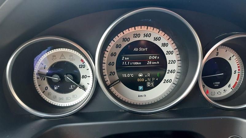 Gebraucht Mercedes E250 Avantgarde 204 PS (150 kW) 2015 Grau Kombi