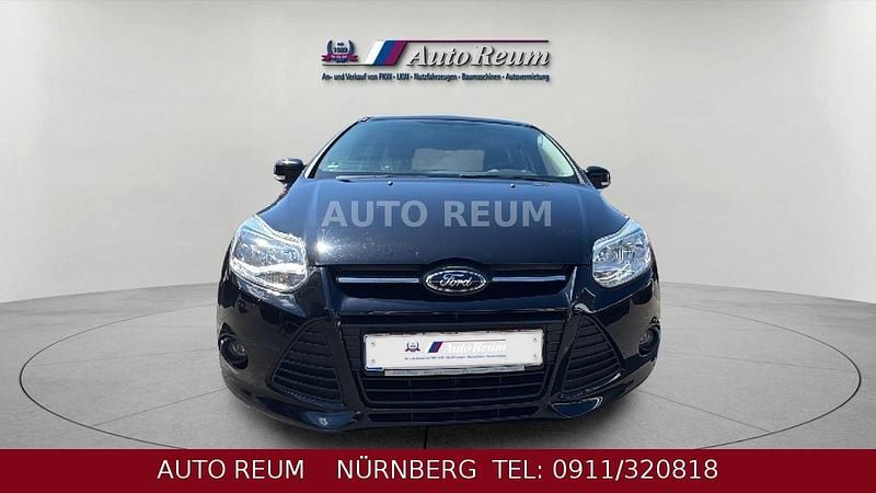 Gebraucht Ford Focus Trend 101 PS (74 kW) 2014 Schwarz Kombi