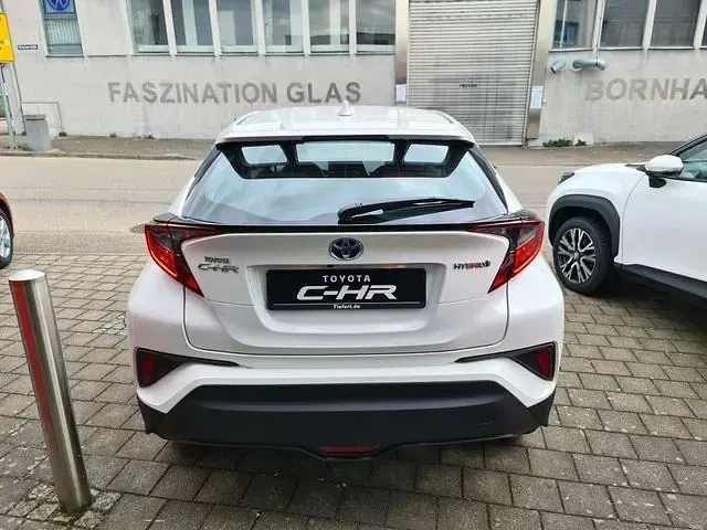 Gebraucht Toyota C-HR Basis 122 PS (89 kW) 2023 Weiß SUV