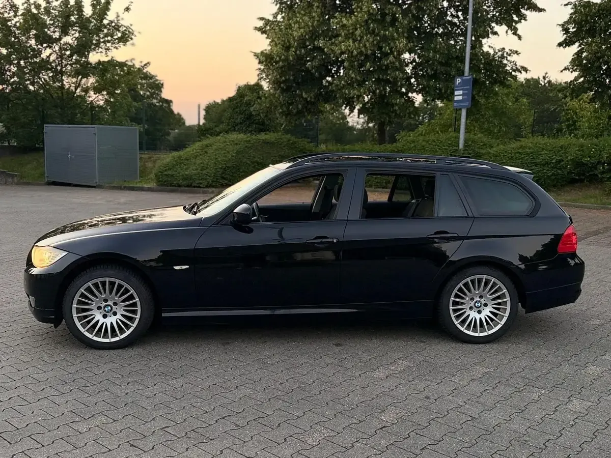 Gebraucht BMW 318 143 PS (105 kW) 2009 Schwarz Kombi