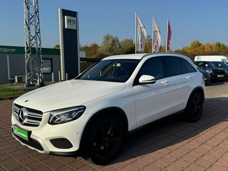Polarweiss unilack Gebraucht 2017 Mercedes GLC220 SUV | 19.900 € (Fairer Preis) - Bild 1/4