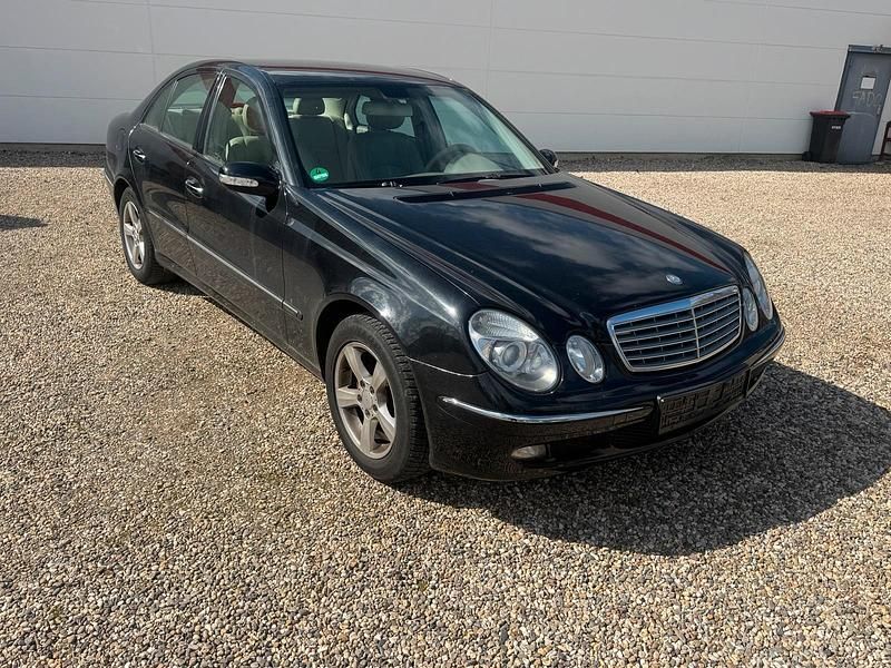 Gebraucht Mercedes E220 150 PS (110 kW) 2004 Limousine