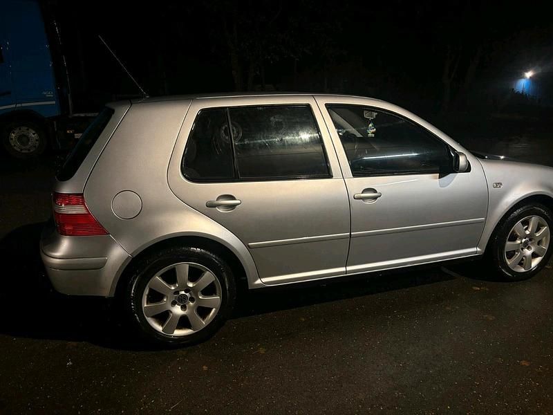 Gebraucht VW Golf IV 101 PS (74 kW) 2003 Kleinwagen