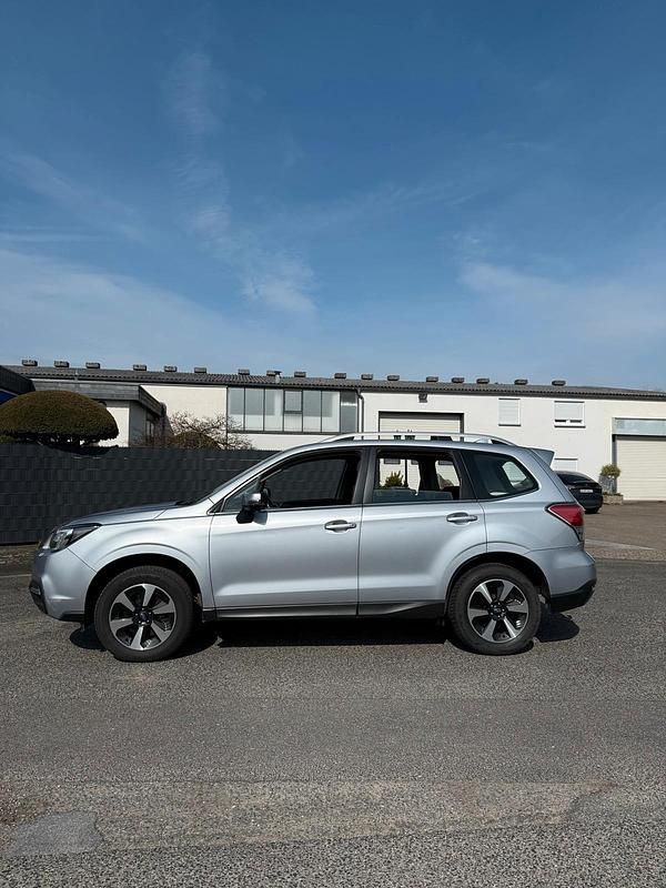 Gebraucht Subaru Forester 146 PS (107 kW) 2016 Silber SUV