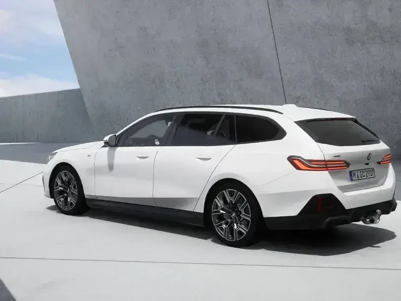 Gebraucht BMW 540 M Sport 286 PS (210 kW) 2025 Weiß Kombi