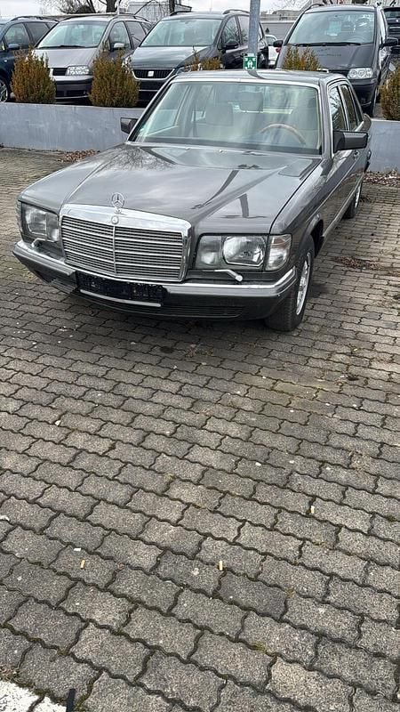 Grau Gebraucht 1984 Mercedes S280 SE Limousine | 5.555 € - Bild 1/4