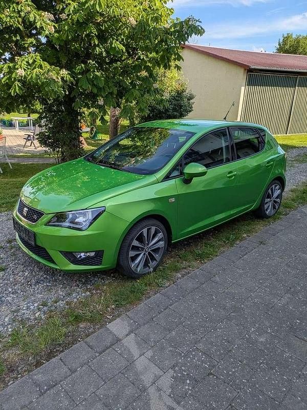 Grün Gebraucht 2016 Seat Ibiza FR Kleinwagen | 7.990 € (Fairer Preis) - Bild 1/4