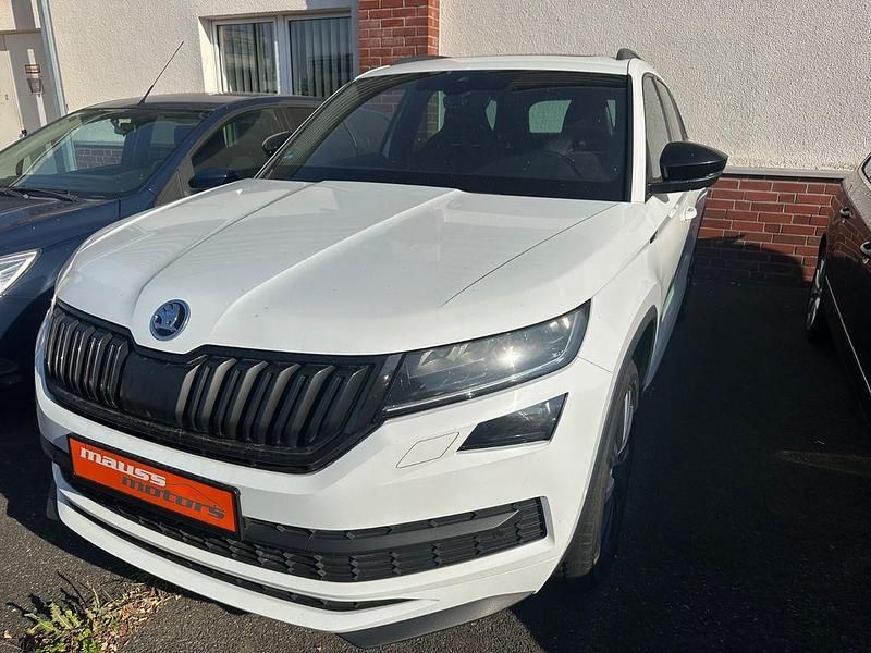 Weiß Gebraucht 2020 Skoda Kodiaq SportLine SUV | 22.980 € (Teuer) - Bild 1/4