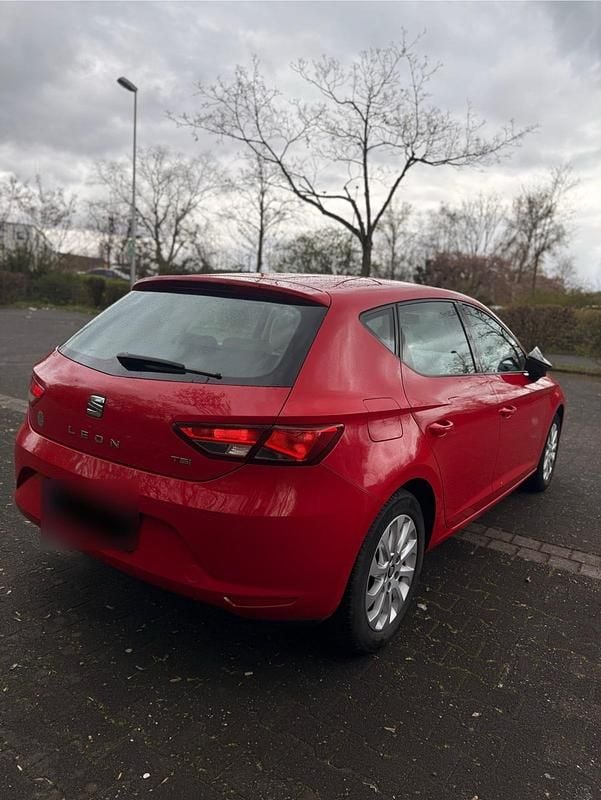 Gebraucht Seat Leon 125 PS (91 kW) 2015 Rot Limousine