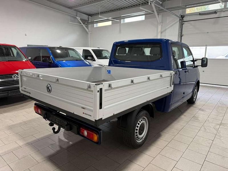 Gebraucht VW Transporter 150 PS (110 kW) 2023 Deep ocean blue Van