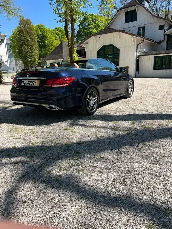 Używany Mercedes E300 252 KM (185 kW) 2013 Niebieski Kabriolet