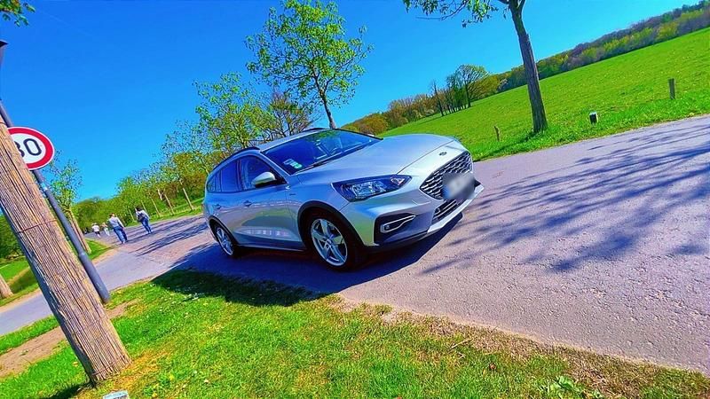 Gebraucht Ford Focus Active X 120 PS (88 kW) 2020 Silber Kombi