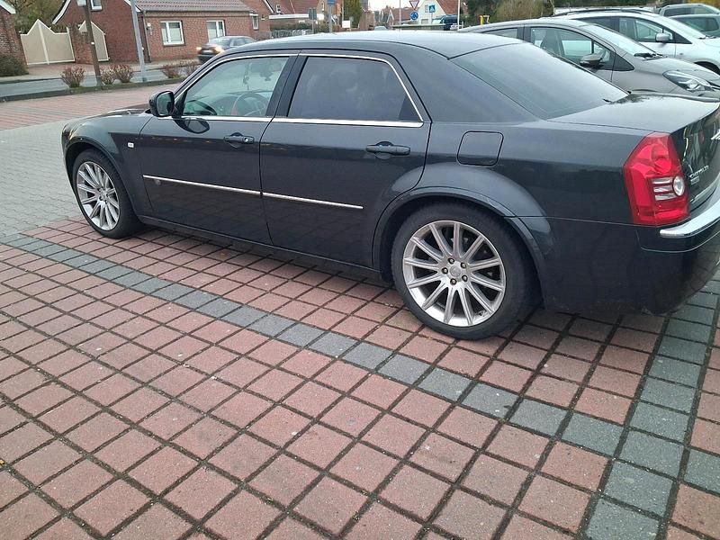 Gebraucht Chrysler 300C 218 PS (160 kW) 2010 Grau Limousine