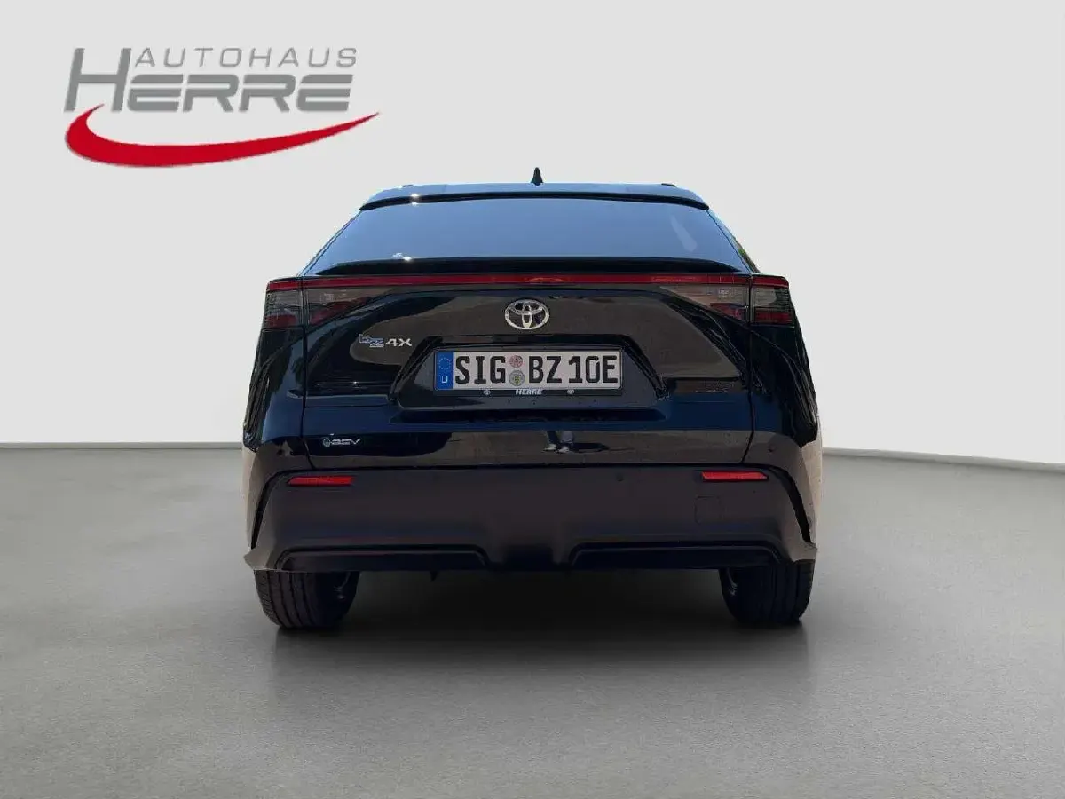 Gebraucht Toyota bZ4X 164 kW (224 PS) 2026 Attitude black mc. SUV
