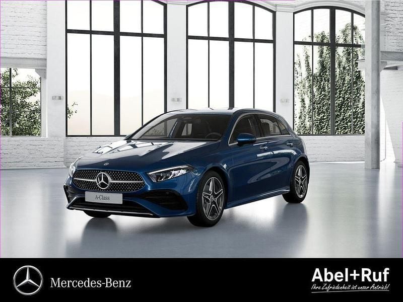 Lack spektralblau (metallic) Gebraucht 2024 Mercedes A200 AMG Limousine | 32.949 € (Fairer Preis) - Bild 1/4