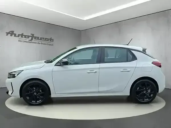 Używany Opel Corsa S 75 KM (55 kW) 2024 Biały Hatchback