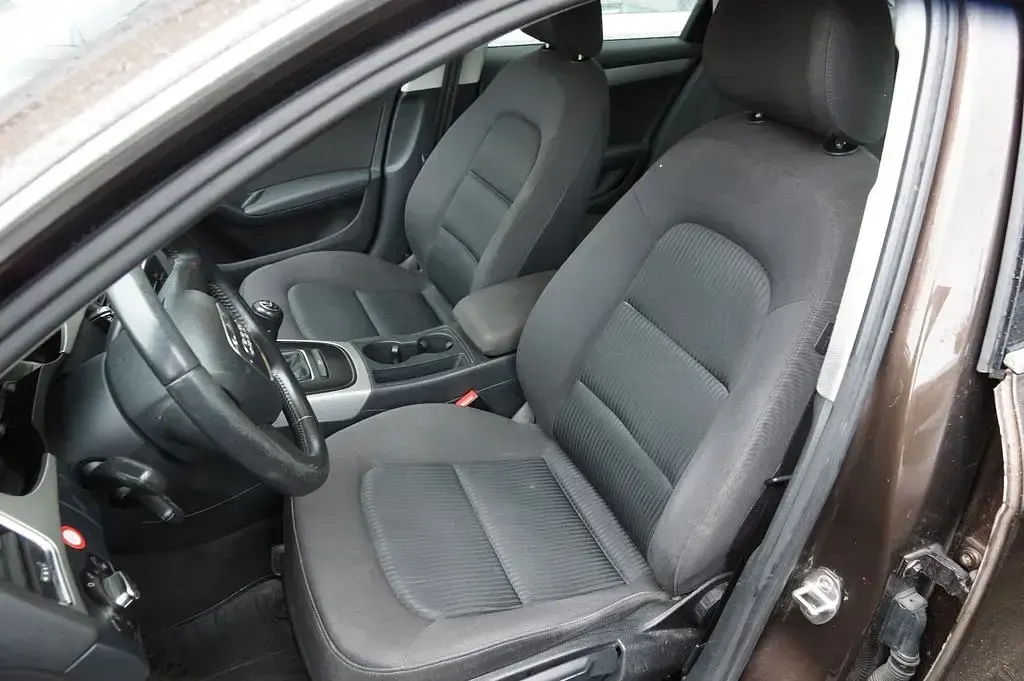 Gebraucht Audi A4 Attraction 120 PS (88 kW) 2011 Braun Limousine
