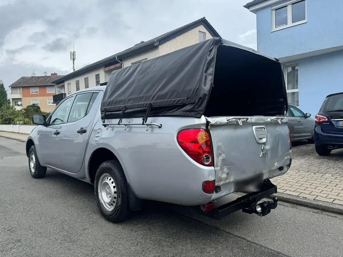 Używany Mitsubishi L200 127 KM (93 kW) 2012 Srebrny Pickup