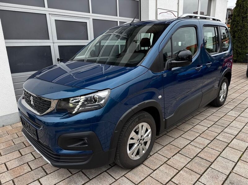Blau Gebraucht 2022 Peugeot Rifter Allure Van / Kleinbus | 22.200 € (Superpreis) - Bild 1/4
