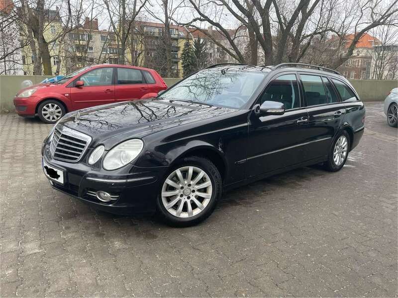 Schwarz Gebraucht 2009 Mercedes E220 Avantgarde Kombi | 4.200 € (Superpreis) - Bild 1/4