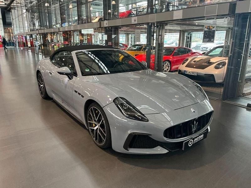 Grau Gebraucht 2024 Maserati GranCabrio Cabrio | 189.980 € - Bild 1/4
