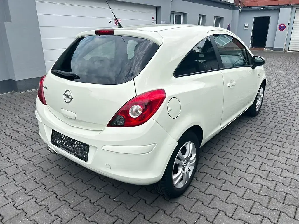 Gebraucht Opel Corsa Satellite 87 PS (63 kW) 2011 Weiß Kleinwagen