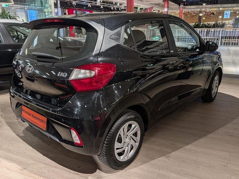 Gebraucht Hyundai i10 Select 67 PS (49 kW) 2021 Schwarz Kleinwagen