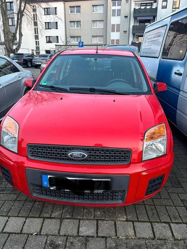 Rot Gebraucht 2009 Ford Fusion Limousine | 3.999 € (Fairer Preis) - Bild 1/4