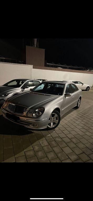 Silber Gebraucht 2003 Mercedes 320 Avantgarde Limousine | 6.995 € (Fairer Preis) - Bild 1/4