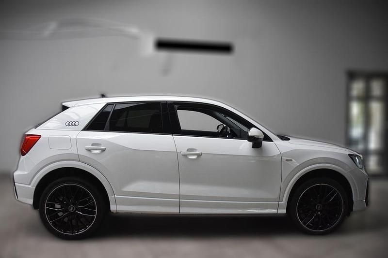 Weiß Gebraucht 2021 Audi Q2 S-Line SUV | 23.330 € - Bild 1/4
