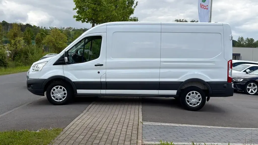Gebraucht Ford Transit Trend 131 PS (96 kW) 2019 Weiß Van / Kleinbus