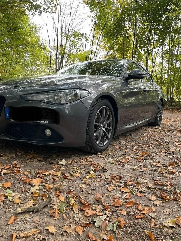 Gebraucht Alfa Romeo Giulia 180 PS (132 kW) 2017 Grau Limousine