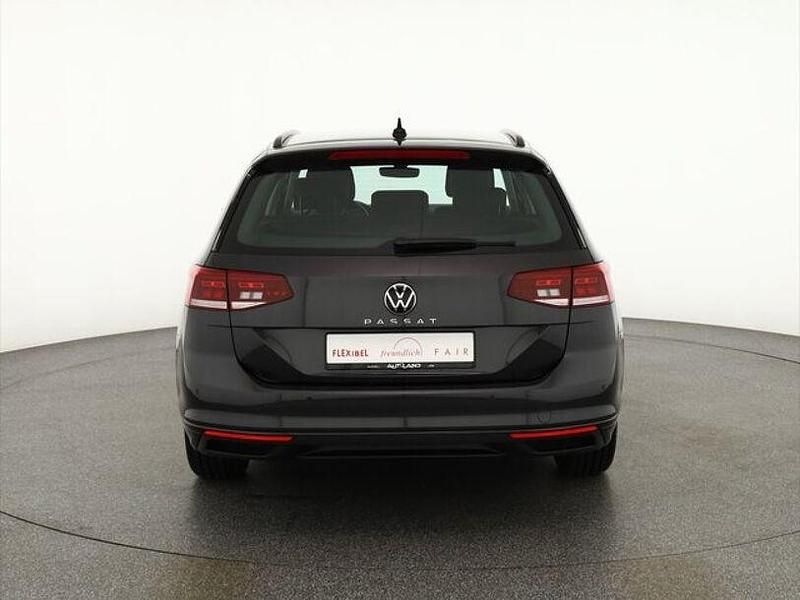 Gebraucht VW Passat Business 200 PS (147 kW) 2022 Grau Kombi