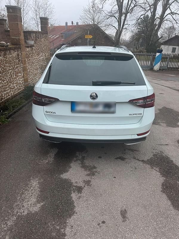 Gebraucht Skoda Superb SportLine 190 PS (139 kW) 2017 Weiß Kombi