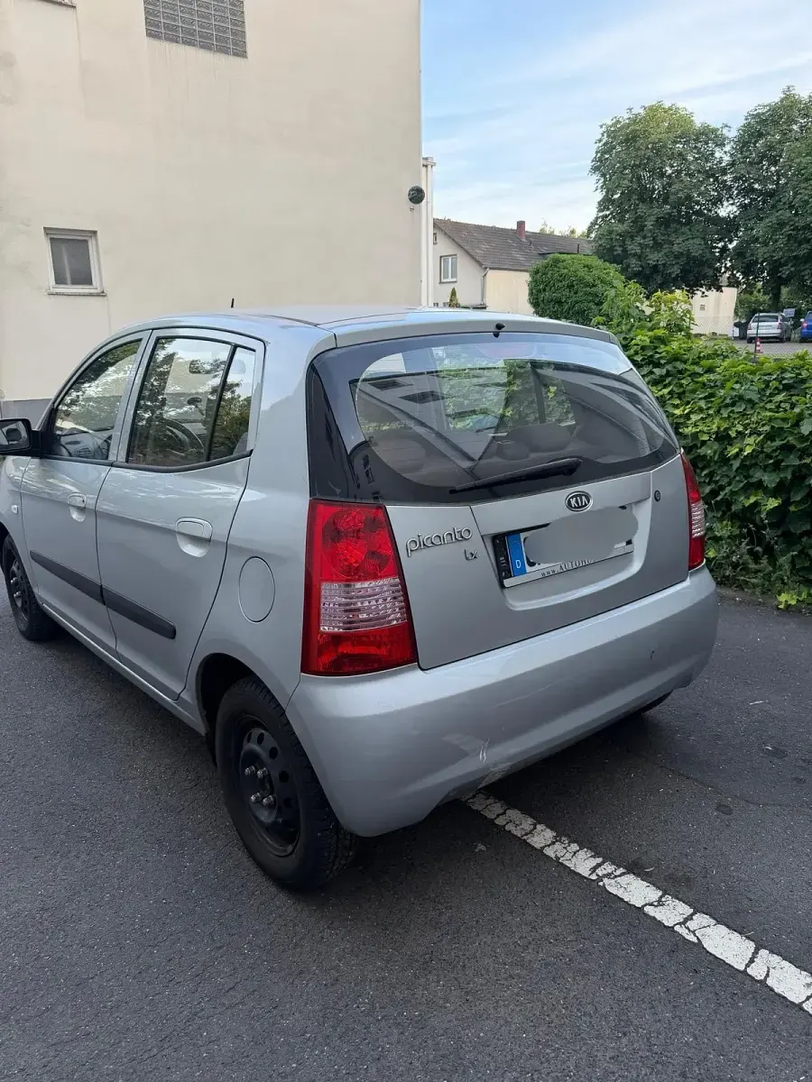 Gebraucht Kia Picanto LX 63 PS (46 kW) 2008 Silber Kleinwagen