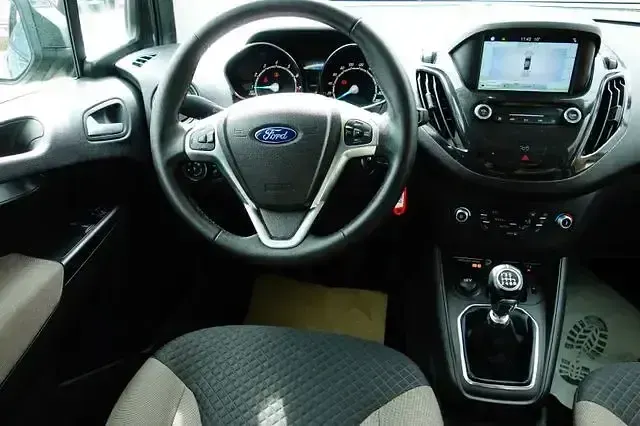Gebraucht Ford Tourneo Courier Titanium 101 PS (74 kW) 2019 Grau Van / Kleinbus