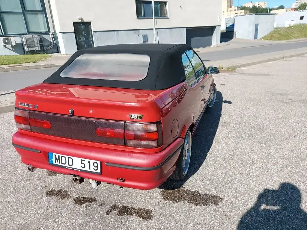 Brugt Renault 19 135 HK (99 kW) 1993 Rød Cabriolet