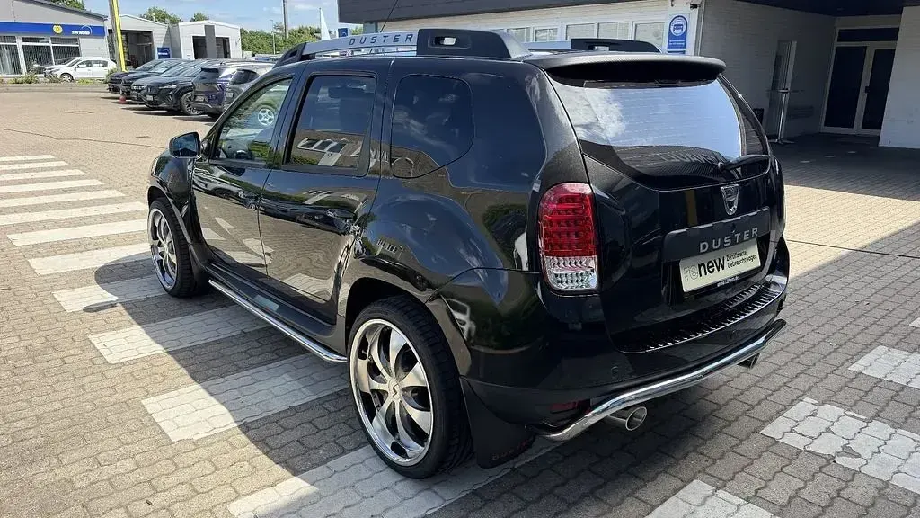 Gebraucht Dacia Duster Prestige 109 PS (80 kW) 2016 Perlmuttschwarz (metallic) SUV