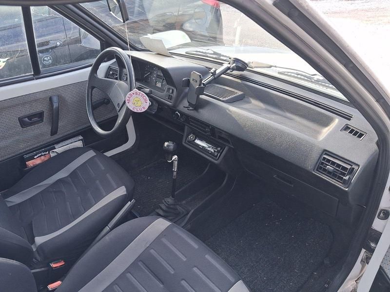 Gebraucht VW Polo 54 PS (39 kW) 1989 Weiß Coupé