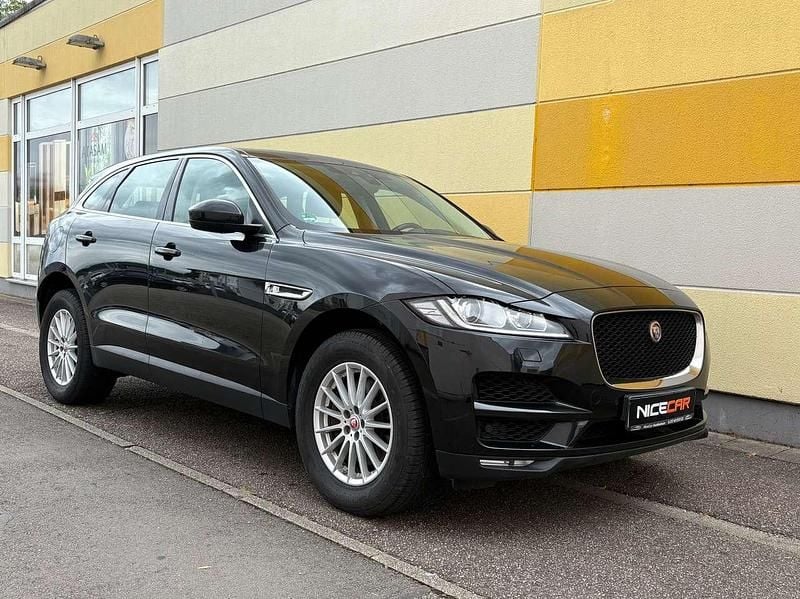 Gebraucht Jaguar F-Pace Pure 300 PS (220 kW) 2018 Santorini black SUV