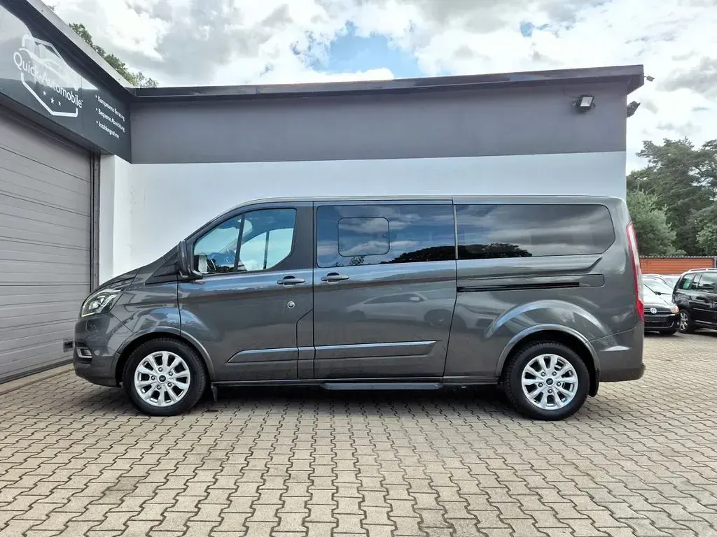 Gebraucht Ford Tourneo Custom Titanium 170 PS (125 kW) 2018 Grau Van
