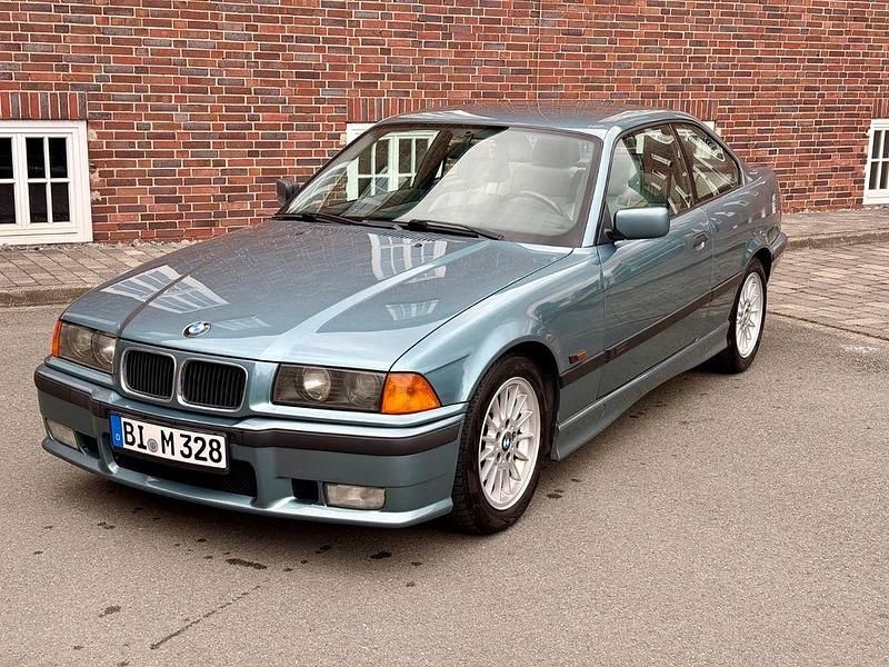 Grün Gebraucht 1995 BMW 328 M Sport Coupé | 9.999 € - Bild 1/4