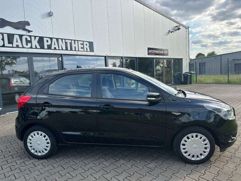 Iridiumschwarz metallic Gebraucht 2018 Ford Ka Plus Cool & Sound Edition Kleinwagen | 7.499 € (Fairer Preis) - Bild 1/4