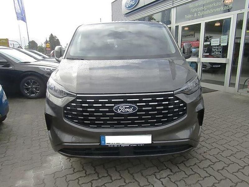 Gebraucht Ford Tourneo Custom Titanium 150 PS (110 kW) 2025 Grau Van