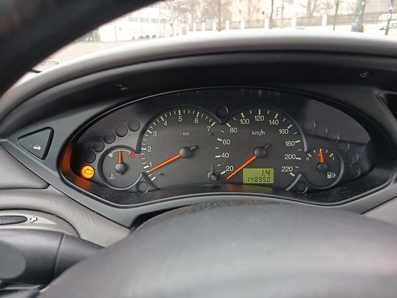 Usata Ford Focus 2001 Argento Utilitaria