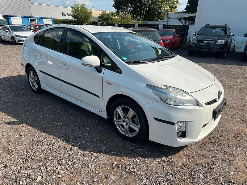 Weiß Gebraucht 2012 Toyota Prius Life Limousine | 9.700 € - Bild 1/4