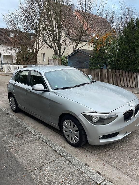 Grau Gebraucht 2014 BMW 116 Kleinwagen | 8.499 € (Guter Preis) - Bild 1/4