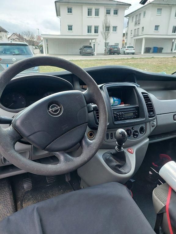 Gebraucht Opel Vivaro 90 PS (66 kW) 2012 Silber Van / Kleinbus