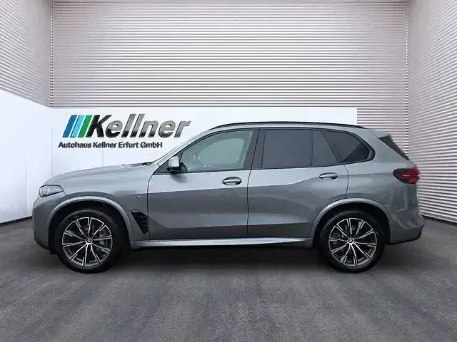 Gebraucht BMW X5 M Sport 298 PS (219 kW) 2025 Grau SUV