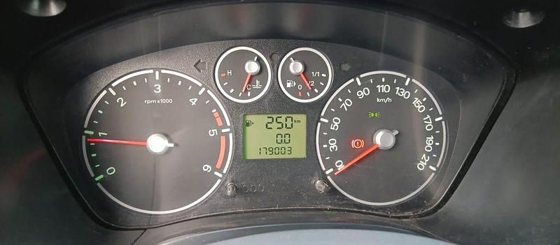 Usado Ford Transit Connect 75 HP (55 kW) 2011 Branco Monovolume